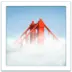 霧に浮かぶ桟橋