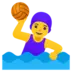 Femme qui joue au water-polo