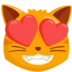 Muso di gatto sorridente con gli occhi a forma di cuore