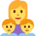 Família composta por mãe e dois filhos