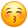 😚 Visage faisant un baiser les yeux fermés Émoji sur Samsung
